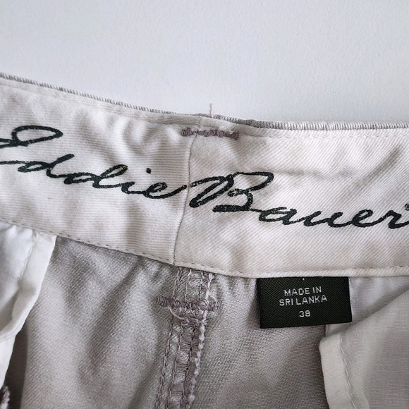 Eddie Bauer Shorts Mens 37 Utility Cargo Grey Tan 100% Cotton Casual Everyday - Picture 2 of 12